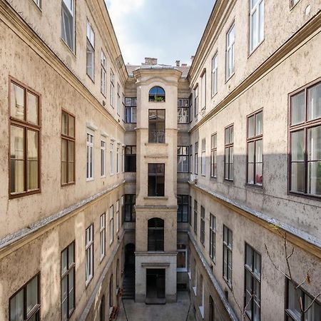 Lonyay Grand Central Budapest Eksteriør bilde
